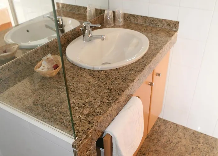 Отель L'oustal Du Lauragais 3*