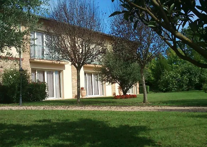 Отель L'oustal Du Lauragais